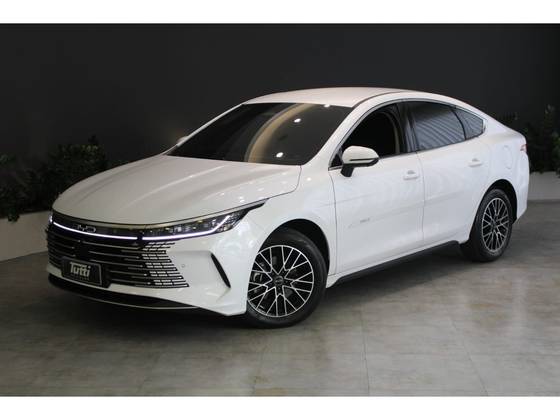 BYD KING 1.5 DM-I PHEV GS AUTOMÁTICO BYD KING 1.5 DM-I PHEV GS AUTOMÁTICO
